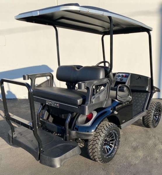 2022 E-Z-GO Express™ S4 Gas Black