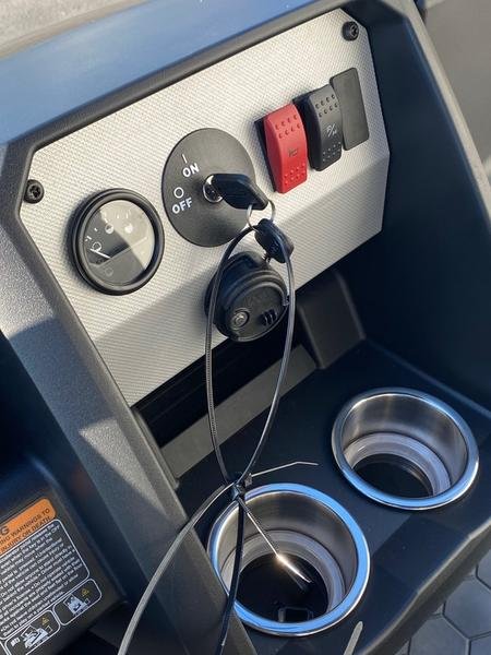 2022 E-Z-GO Express™ S4 Gas Black