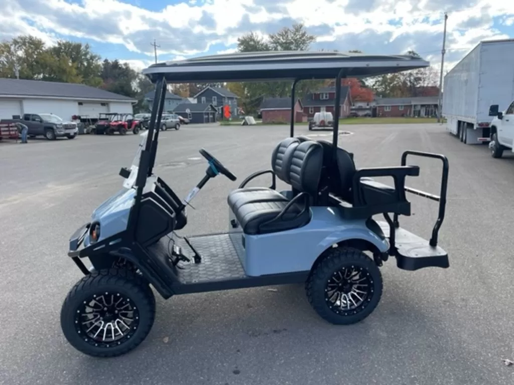 2023 E-Z-GO EXPRESS