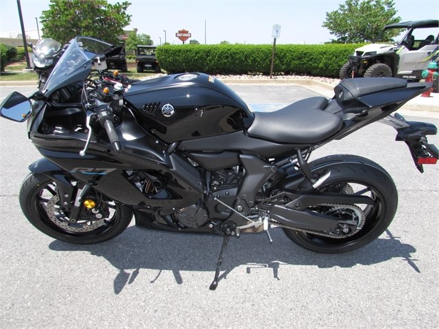 2023 YAMAHA YZF-R7