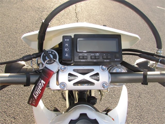 2023 SUZUKI DR-Z400SM